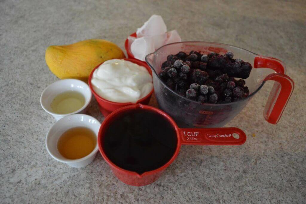 blueberry mango and pomegranate smoothie recipe