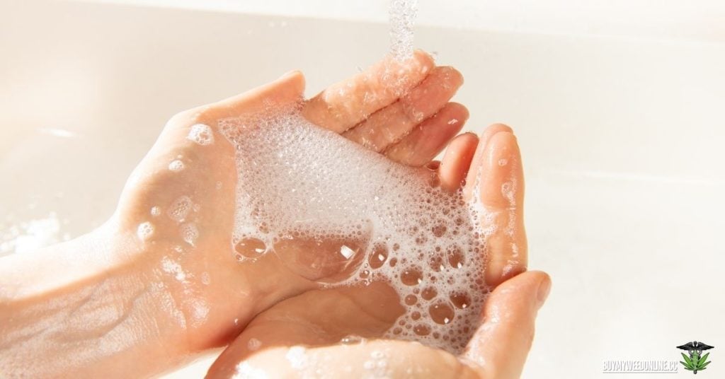 How to Get Weed Smell Off Your Hands: 10 Easy Fixes